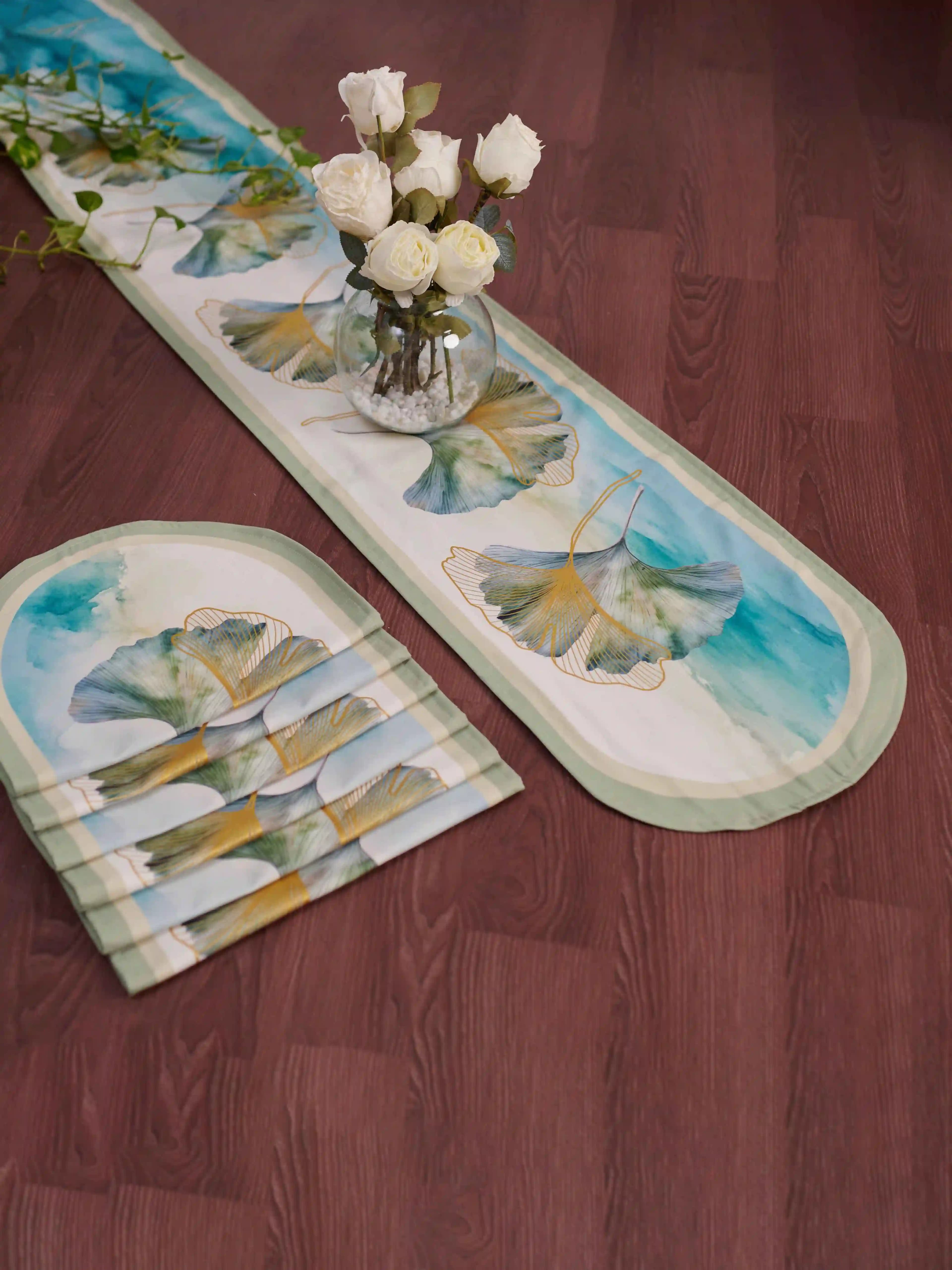 Green shade~Single Table Runner